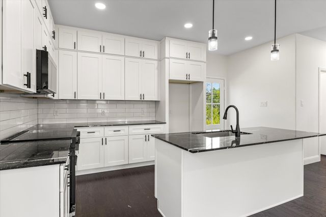 5660 Lone Star Circle, Granbury, TX 76048