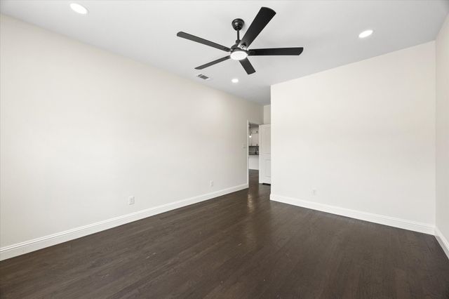 5660 Lone Star Circle, Granbury, TX 76048