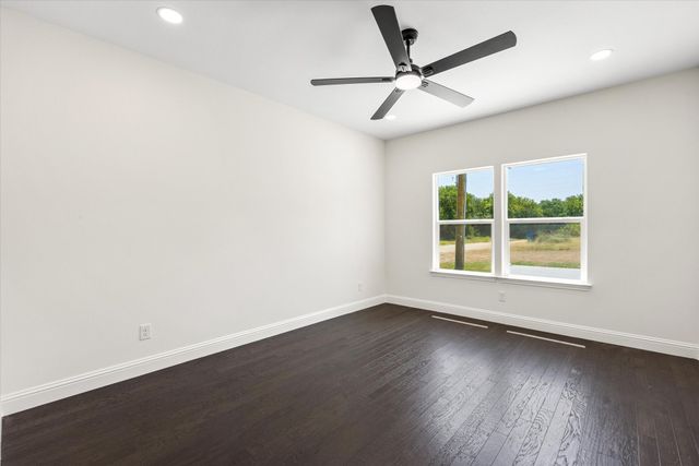 5660 Lone Star Circle, Granbury, TX 76048