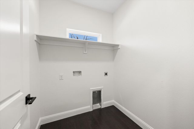5660 Lone Star Circle, Granbury, TX 76048