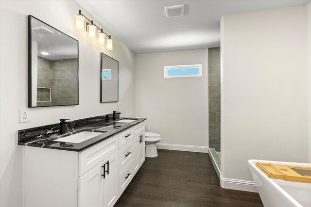 5660 Lone Star Circle, Granbury, TX 76048