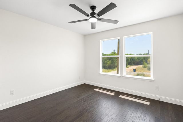 5660 Lone Star Circle, Granbury, TX 76048