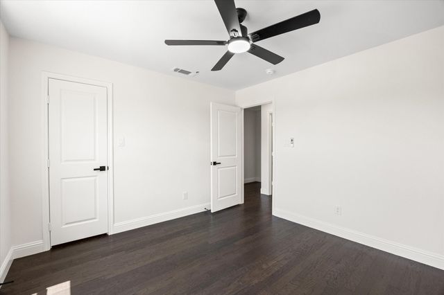 5660 Lone Star Circle, Granbury, TX 76048
