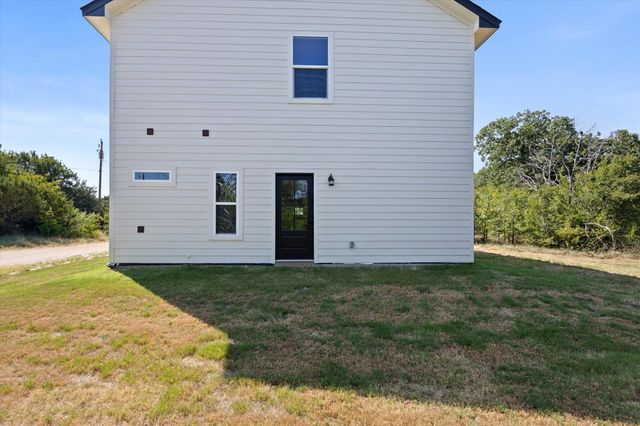 5660 Lone Star Circle, Granbury, TX 76048