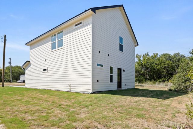 5660 Lone Star Circle, Granbury, TX 76048