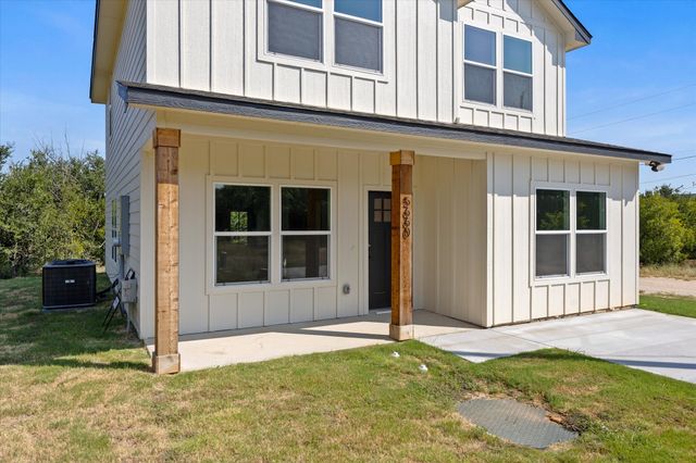 5660 Lone Star Circle, Granbury, TX 76048