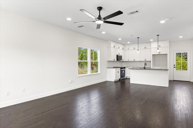 5660 Lone Star Circle, Granbury, TX 76048