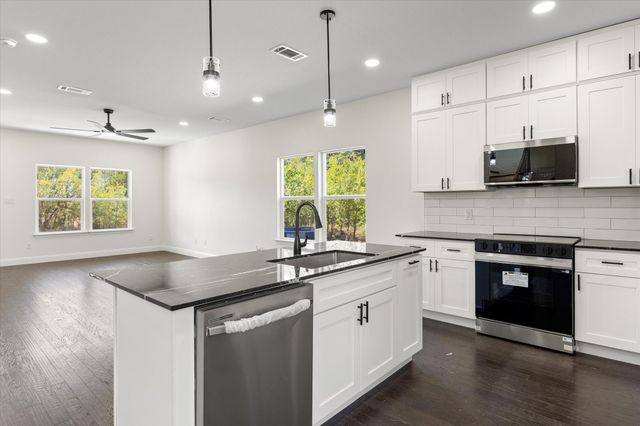 5660 Lone Star Circle, Granbury, TX 76048