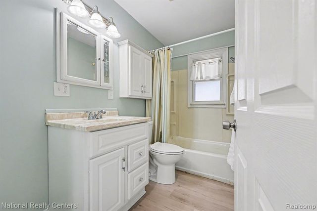 586 Bagley Street, Lake Orion, MI 48362