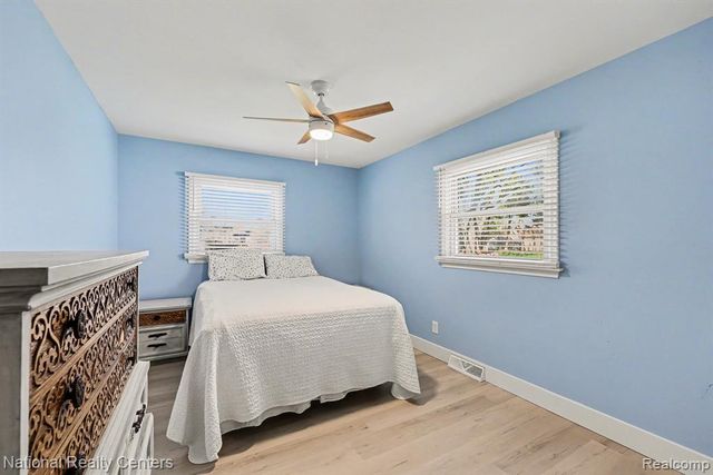 586 Bagley Street, Lake Orion, MI 48362