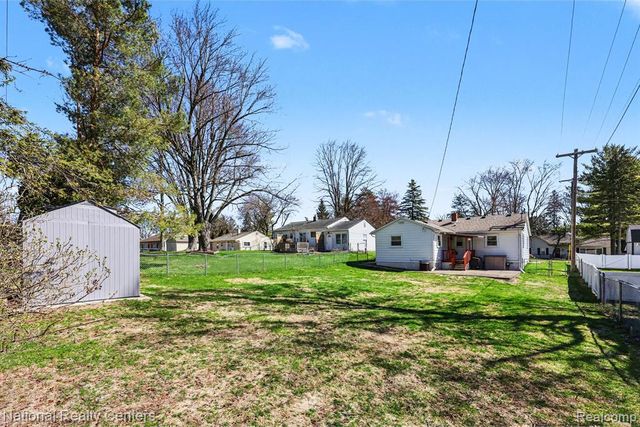 586 Bagley Street, Lake Orion, MI 48362