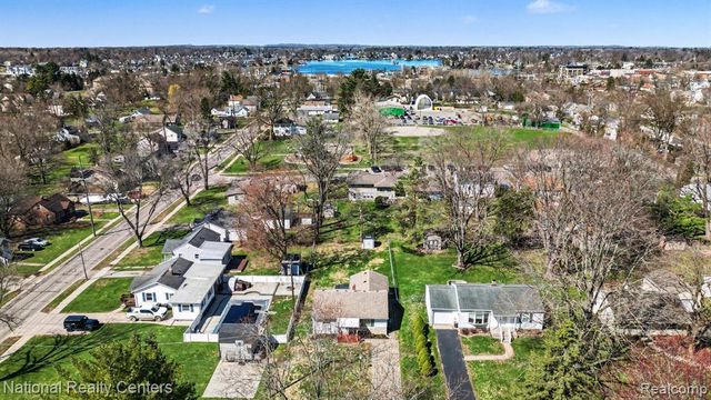 586 Bagley Street, Lake Orion, MI 48362