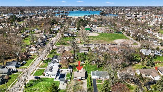 586 Bagley Street, Lake Orion, MI 48362