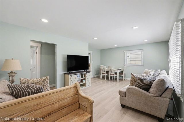 586 Bagley Street, Lake Orion, MI 48362