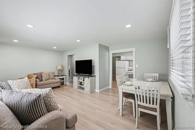 586 Bagley Street, Lake Orion, MI 48362