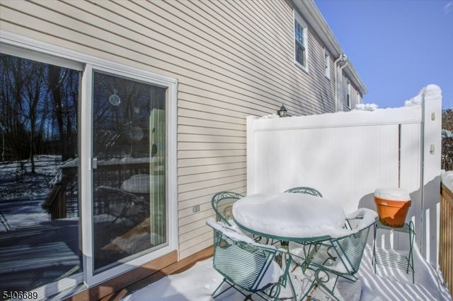 78 Carriage Ln, Newton Town, NJ 07860