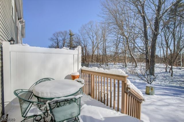 78 Carriage Ln, Newton Town, NJ 07860