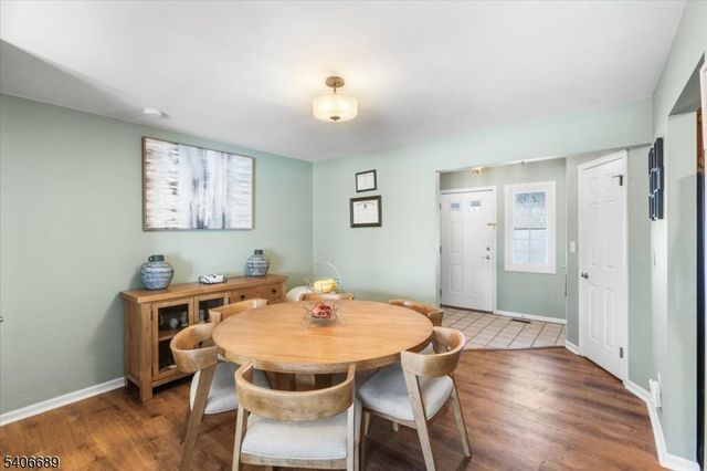 78 Carriage Ln, Newton Town, NJ 07860