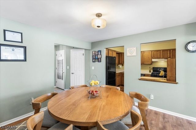 78 Carriage Ln, Newton Town, NJ 07860