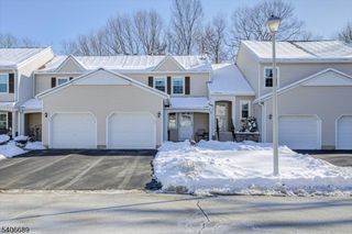 78 Carriage Ln, Newton Town, NJ 07860