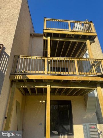 9132 AYRDALE CRESCENT, Philadelphia, PA 19128