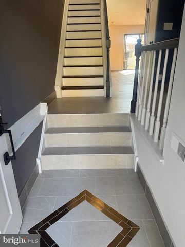 9132 AYRDALE CRESCENT, Philadelphia, PA 19128