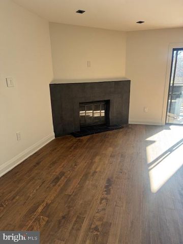 9132 AYRDALE CRESCENT, Philadelphia, PA 19128