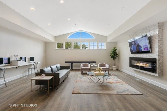 66 Sterling Circle 101, Wheaton, IL 60189