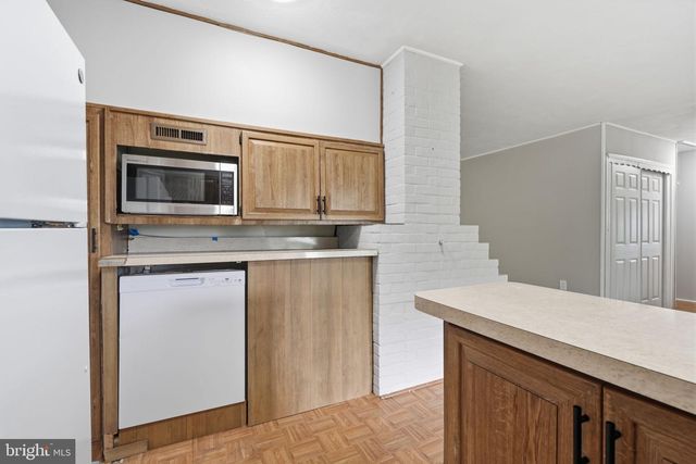 65 ORCHARD LN, Levittown, PA 19055