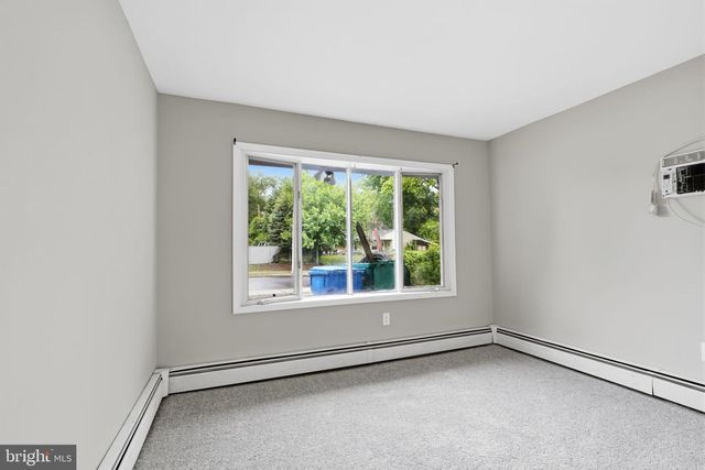 65 ORCHARD LN, Levittown, PA 19055