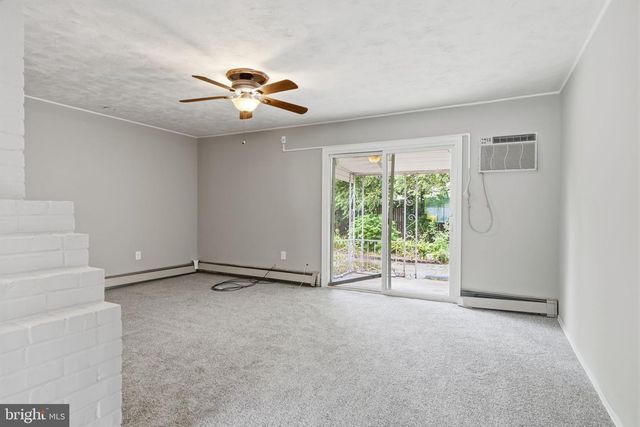 65 ORCHARD LN, Levittown, PA 19055