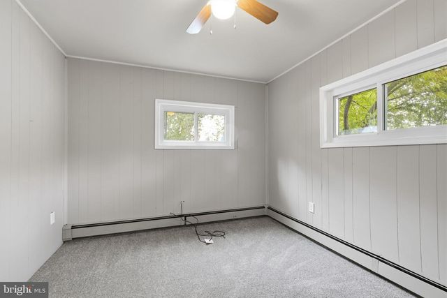 65 ORCHARD LN, Levittown, PA 19055