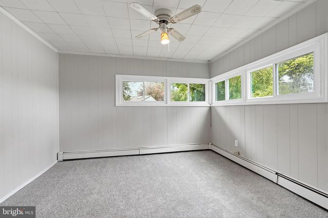 65 ORCHARD LN, Levittown, PA 19055