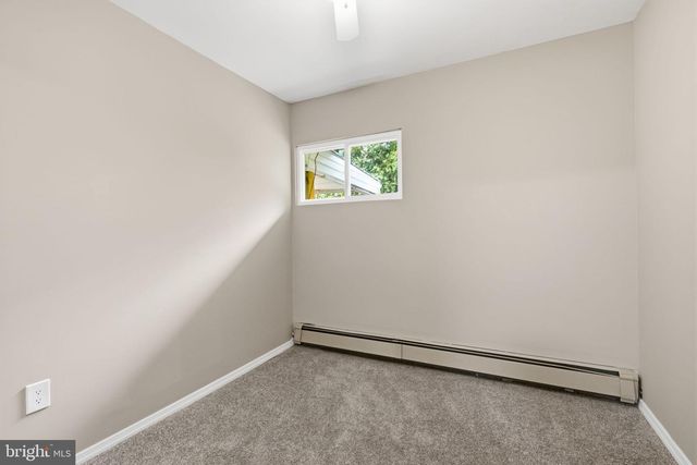 65 ORCHARD LN, Levittown, PA 19055