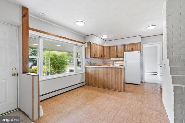 65 ORCHARD LN, Levittown, PA 19055