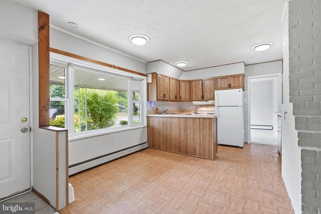 65 ORCHARD LN, Levittown, PA 19055