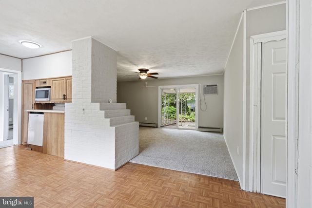 65 ORCHARD LN, Levittown, PA 19055