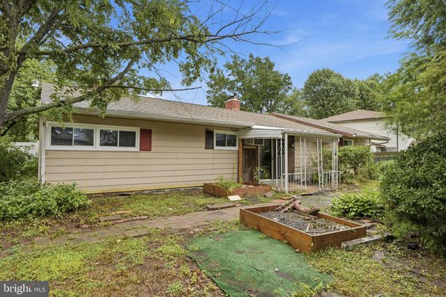 65 ORCHARD LN, Levittown, PA 19055