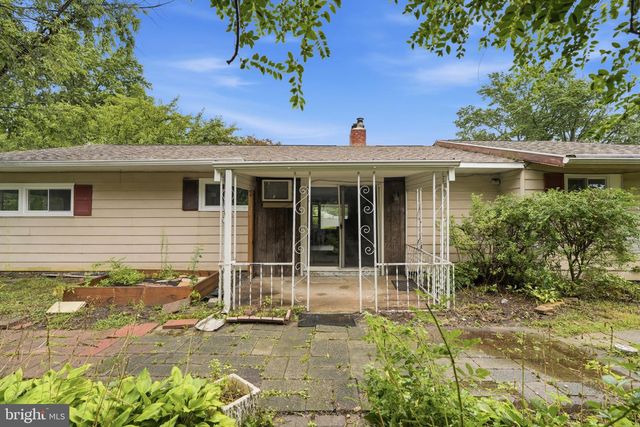 65 ORCHARD LN, Levittown, PA 19055