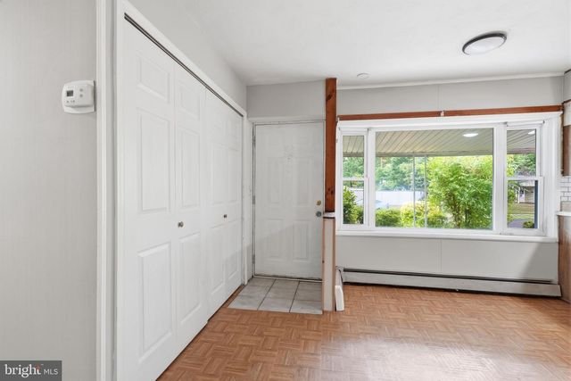 65 ORCHARD LN, Levittown, PA 19055