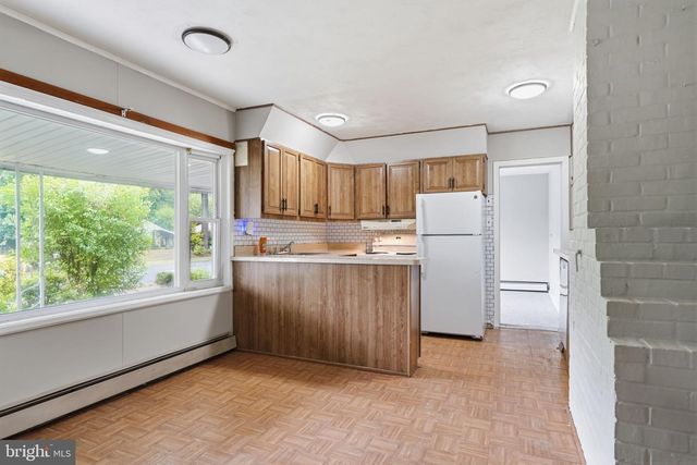 65 ORCHARD LN, Levittown, PA 19055