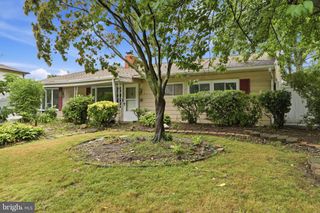 65 ORCHARD LN, Levittown, PA 19055