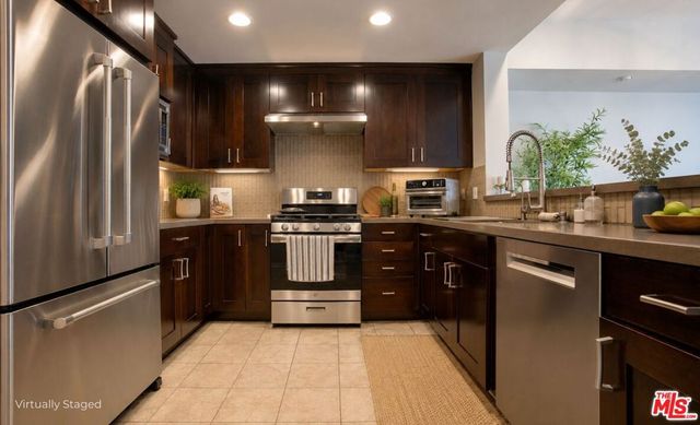 1430 S Beverly Glen Boulevard 303, Los Angeles, CA 90024