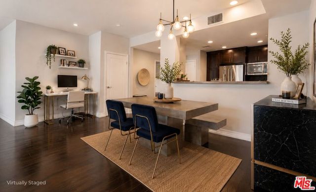 1430 S Beverly Glen Boulevard 303, Los Angeles, CA 90024