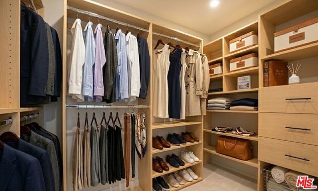 1430 S Beverly Glen Boulevard 303, Los Angeles, CA 90024