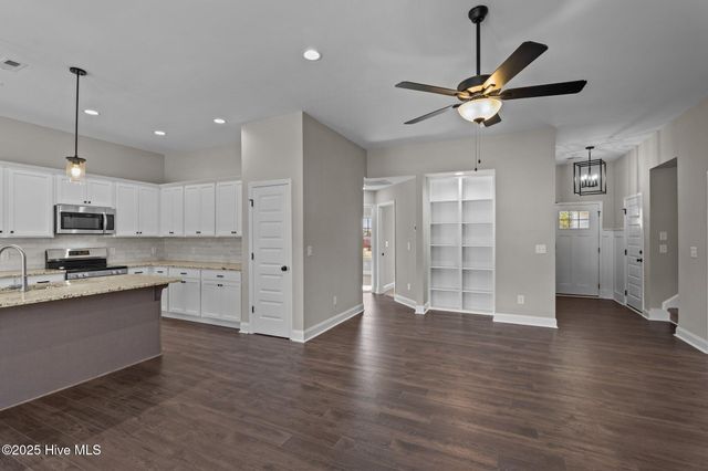 2340 Rhinestone Drive, Winterville, NC 28590