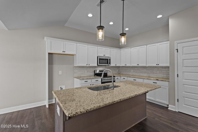 2340 Rhinestone Drive, Winterville, NC 28590