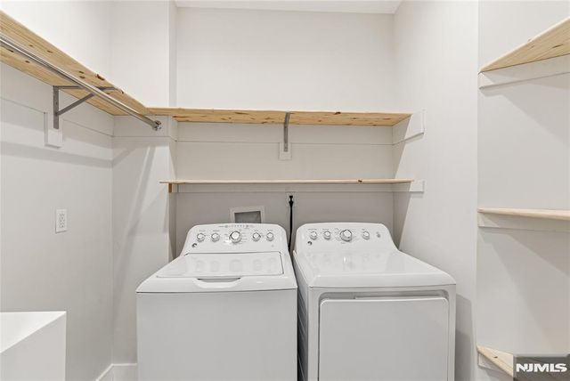 12 Dempsey Avenue A, Edgewater, NJ 07020