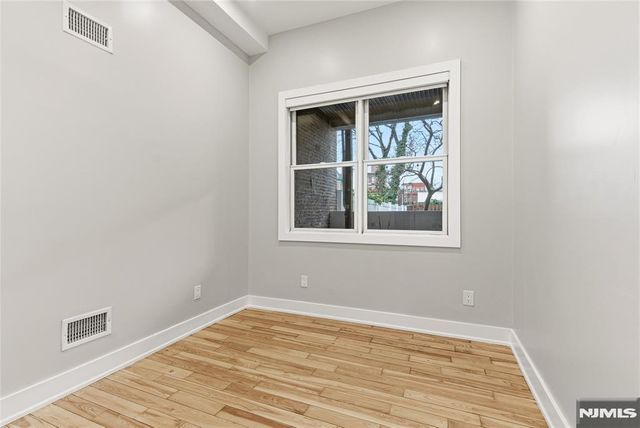 12 Dempsey Avenue A, Edgewater, NJ 07020