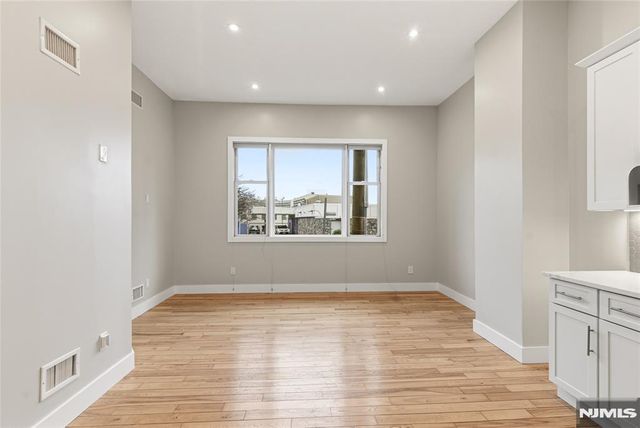 12 Dempsey Avenue A, Edgewater, NJ 07020